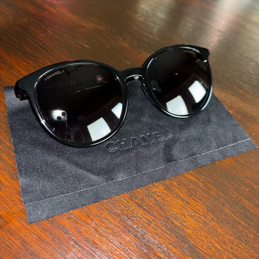 Chanel Sunglasses, pearl decoration on side. Beautiful/ Comfortable. Worn twice!